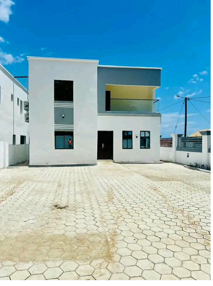 A modern Smart Brother Construction home front